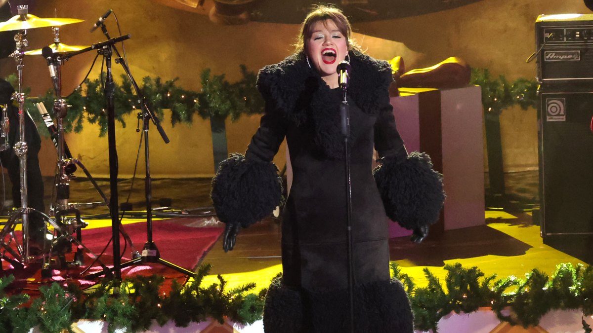 kelly clarkson christmas in rockefeller 2024