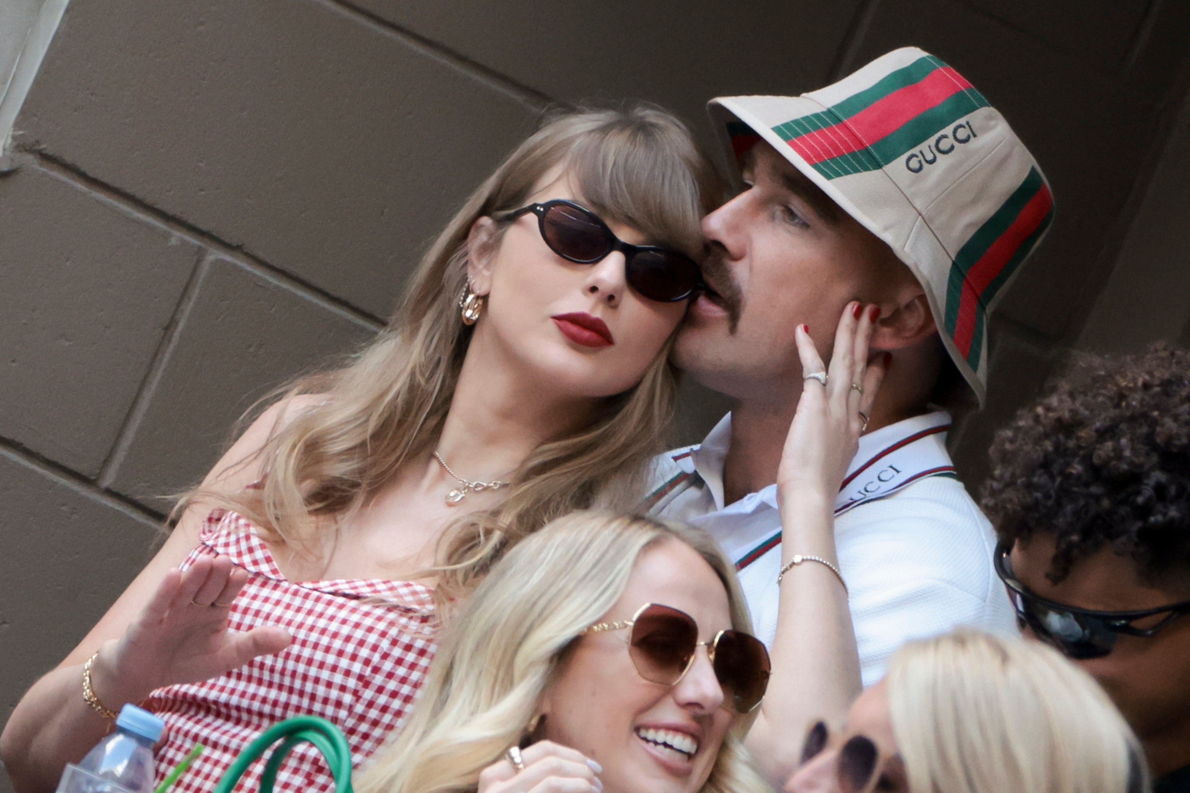 Taylor Swift, Travis Kelce Seemingly Wear Matching Pinky Rings | Life ...