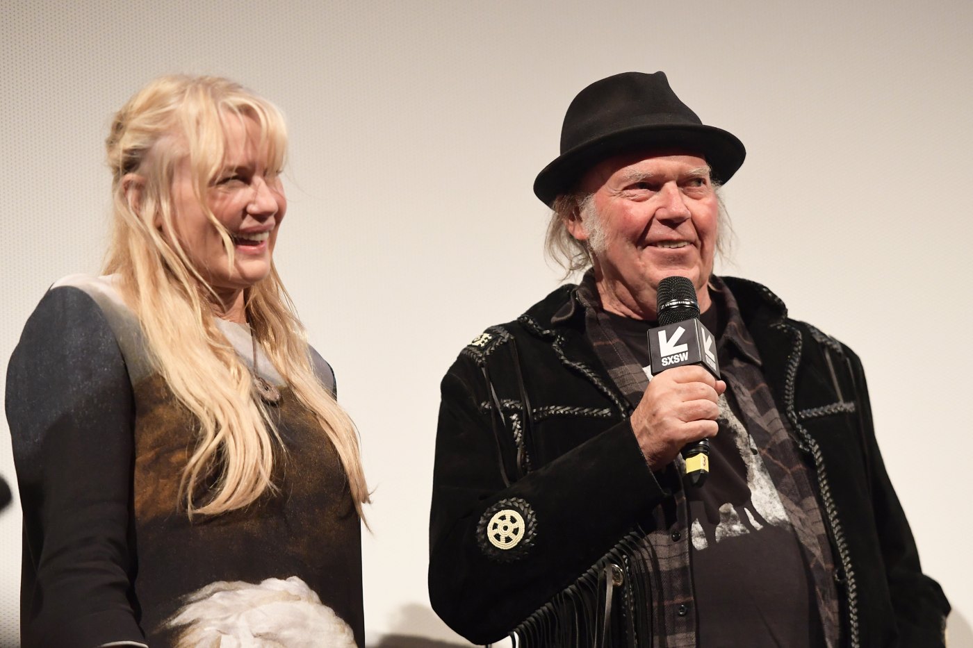 Daryl Hannah and Neil Young 'Love the Quiet' of Rural Canada (EXCL ...