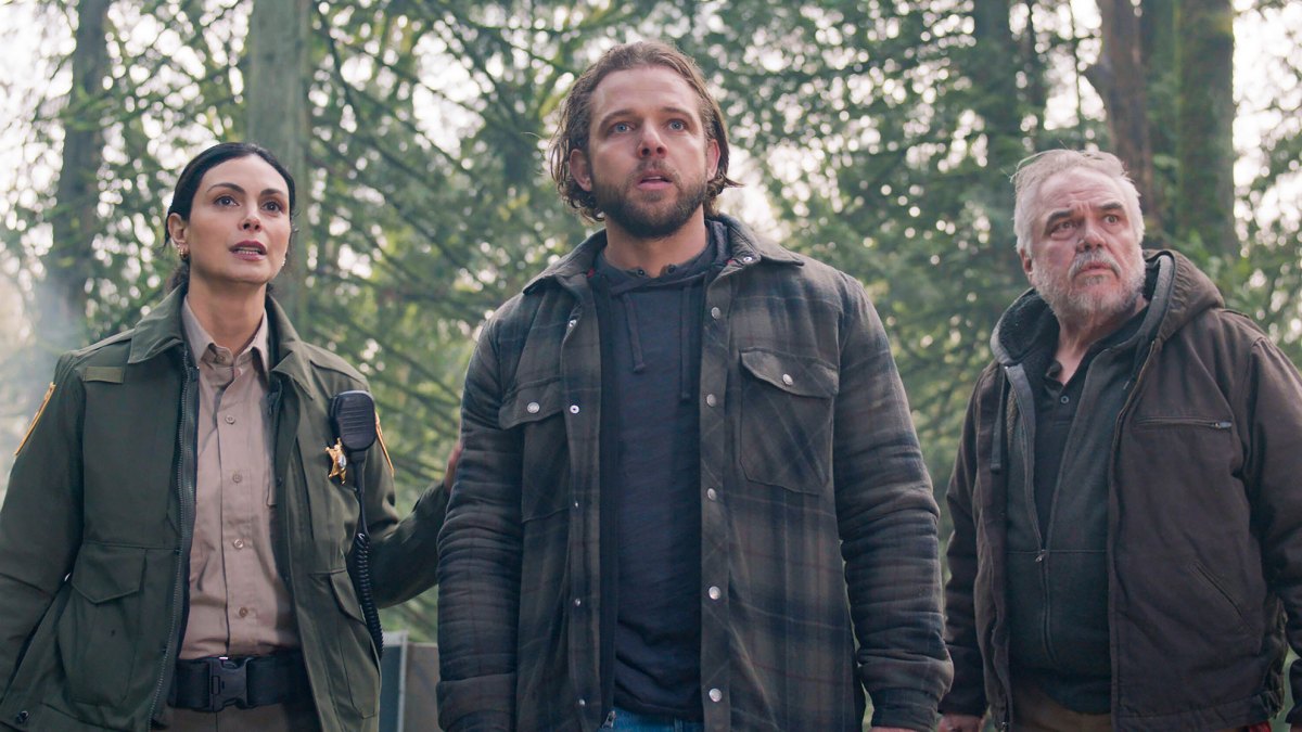 Morena Baccarin Max Thieriot W Earl Brown Fire Country CBS