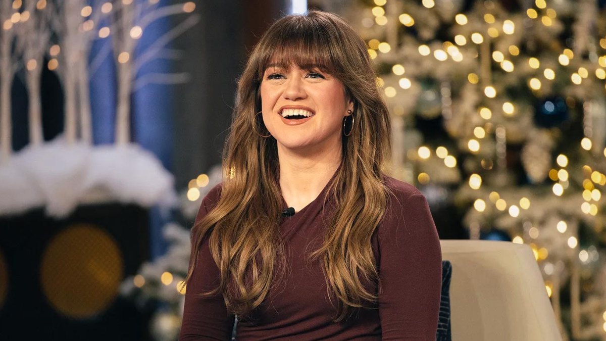 Kelly Clarkson Eyeing Major Pay Raise as Her Talk Show Popularity Soars