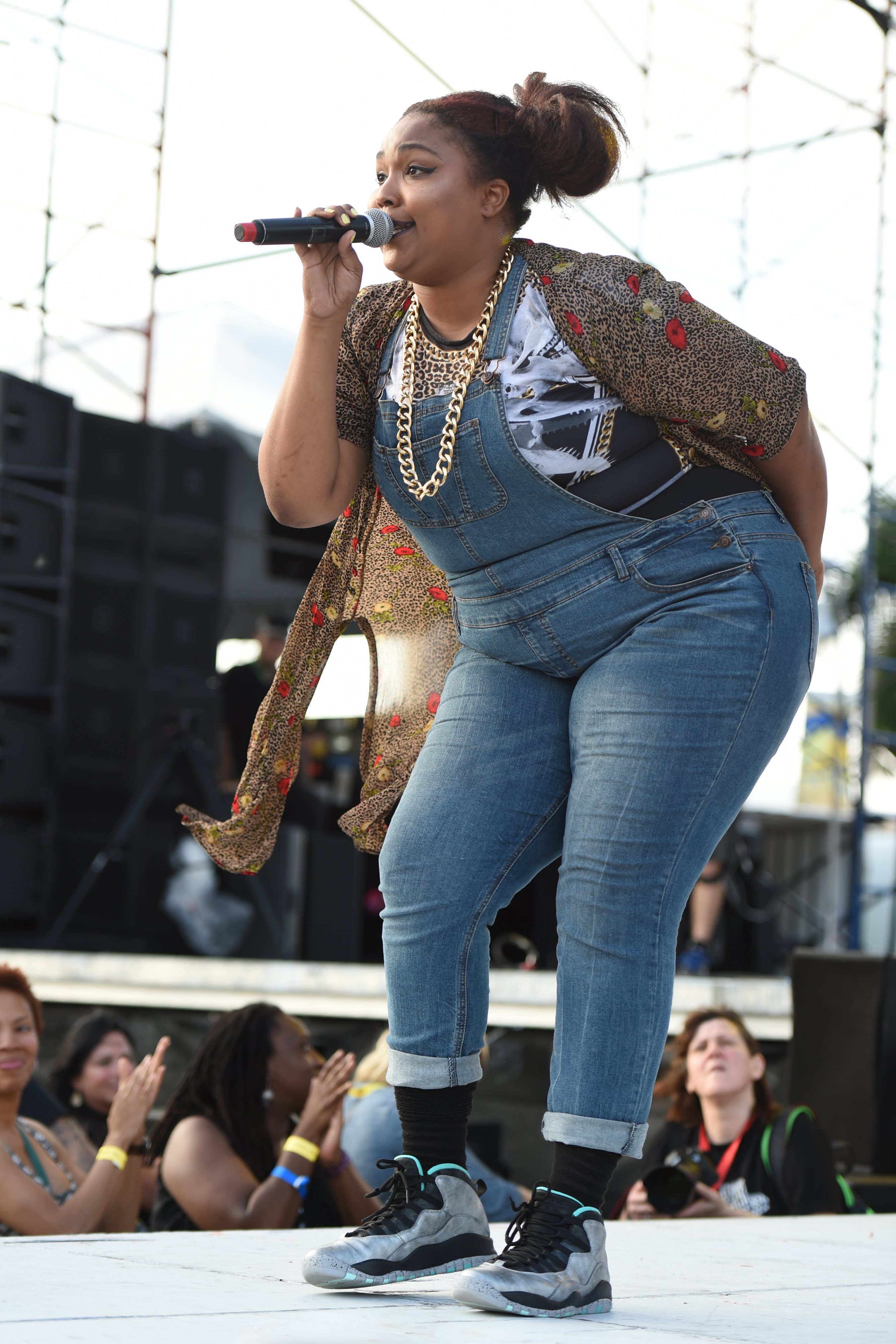 Linzzo Lizzo's Weight Loss Transformation in Before and After Photos | Life ...