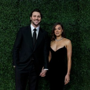 GettyImages-2198107288 Josh Allen Hailee Steinfeld