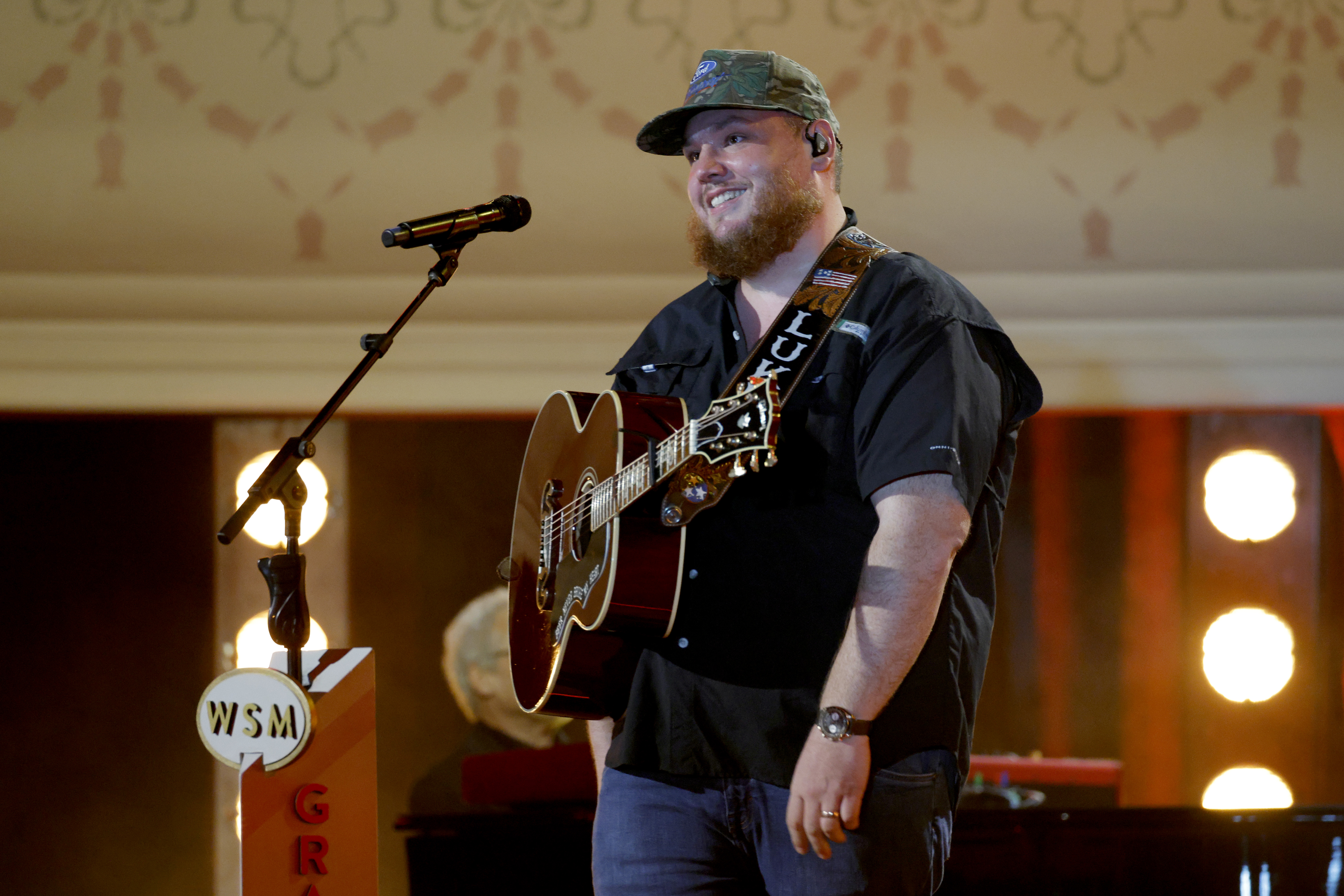 Kelly Clarkson Slams Celeb Critics of 'American Idol,' Plus 6 Stars Who Made It Big After Talent Shows