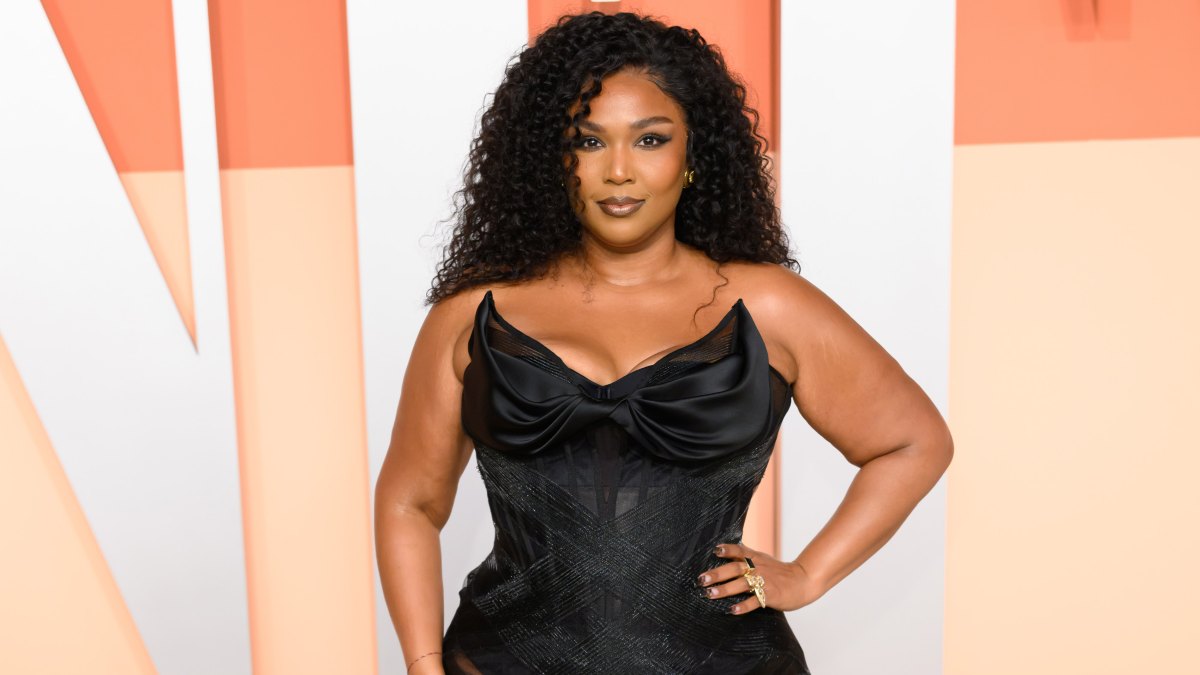 lizzo weight loss transformation