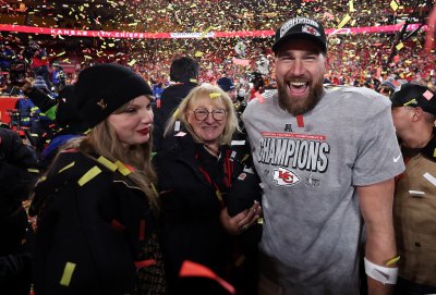 GettyImages-2196385097 Donna Kelce Says She Only Met '1 or 2' of Travis Kelce's Girlfriends Before Taylor Swift