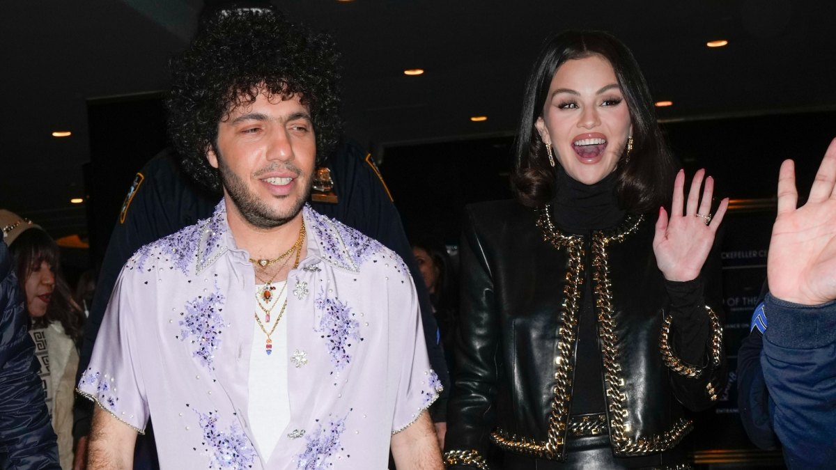 GettyImages-2205441323 Selena Gomez and Benny Blanco Attend Miss Met Gala 2025: Photos