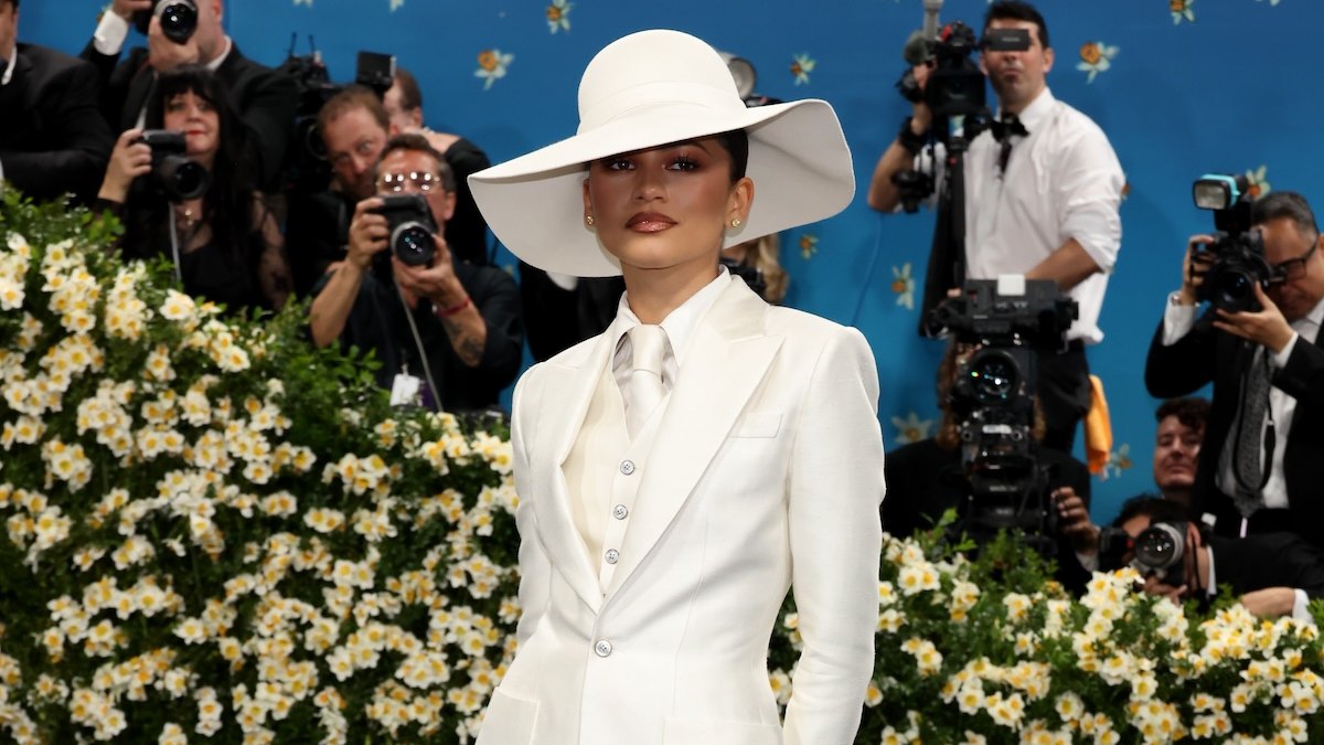 GettyImages-2213604176 Zendaya Arrives at the 2025 Met Gala: See Red Carpet Photos