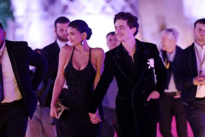 GettyImages-2213949055 Kylie Jenner Timothee Chalamet