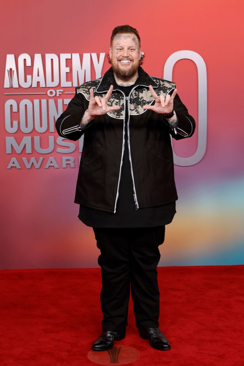 GettyImages-2214132554-Jelly-Roll-2025-CMAs