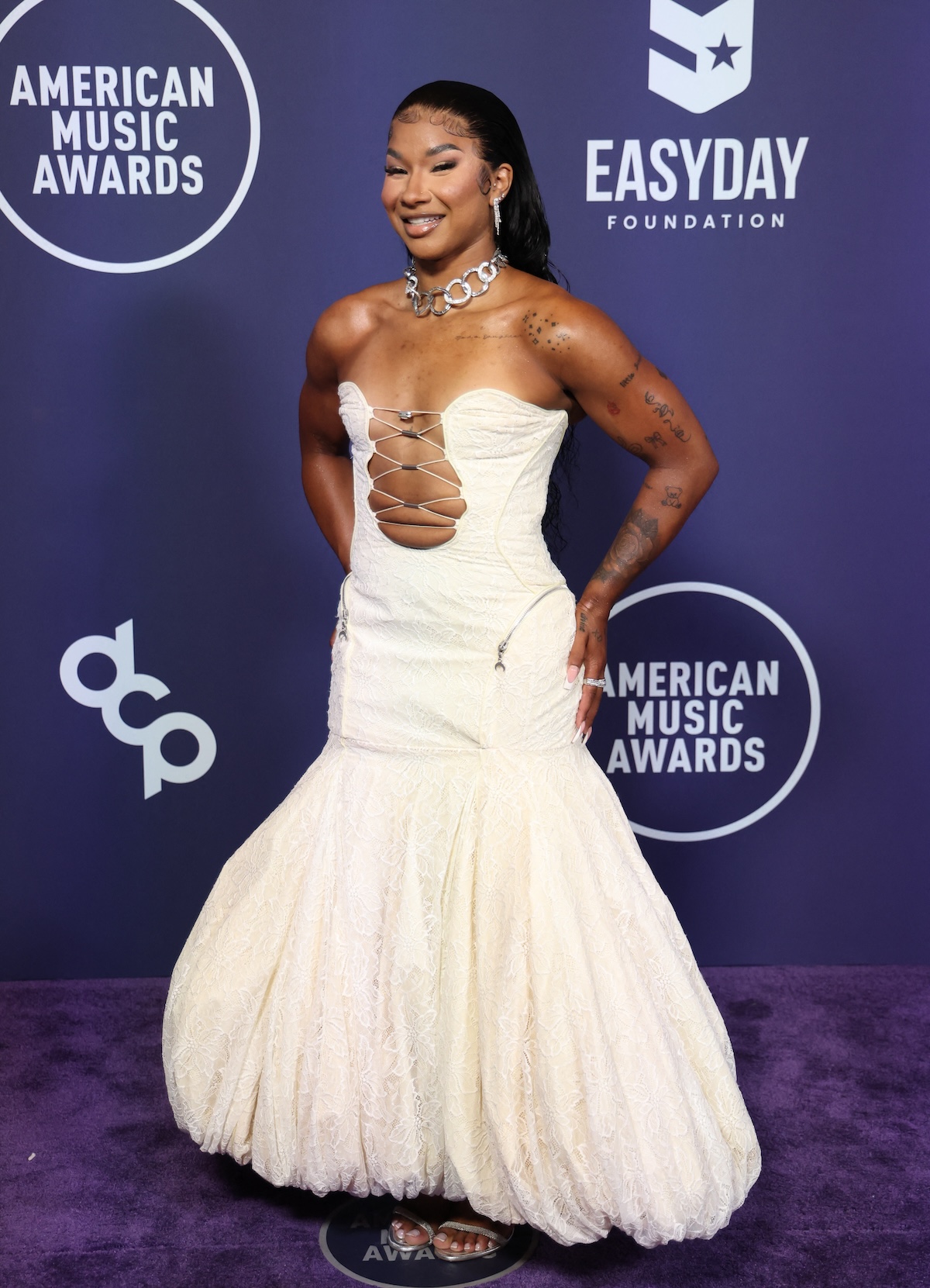 GettyImages-2216622862 American-Music-Awards-Best-and-Worst-Dressed-Stars-AMAs-Photo American-Music-Awards-Best-and-Worst-Dressed-Stars-AMAs-Photo