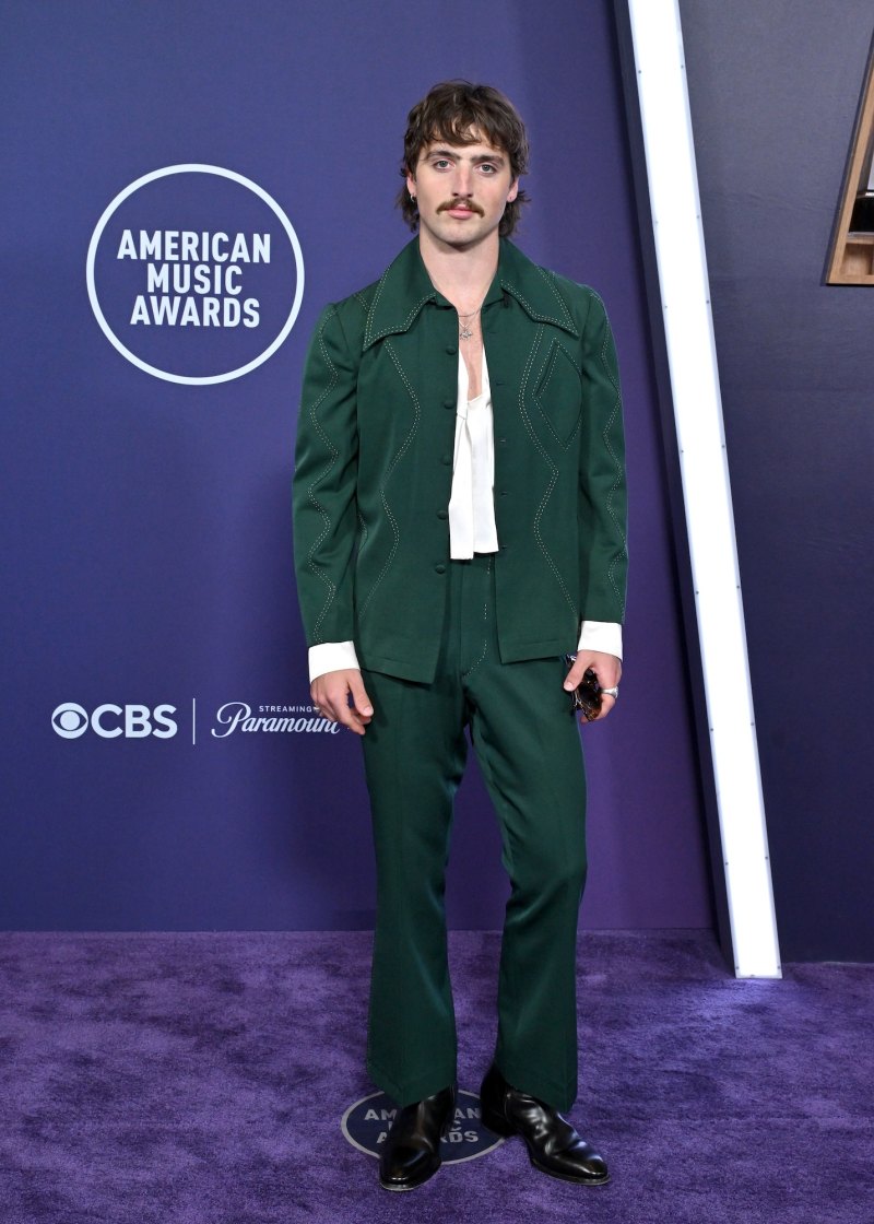 GettyImages-2217288405 2025 American Music Awards Red Carpet Photos: AMAs Celebrity Arrivals