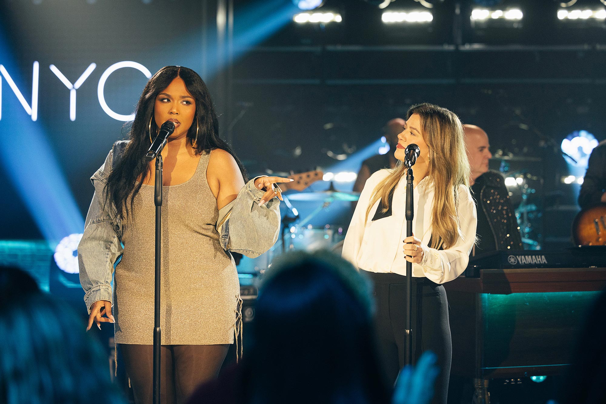 Lizzo and Kelly Clarkson Show Off Weight Loss Results During Duet NUP_207678_00061