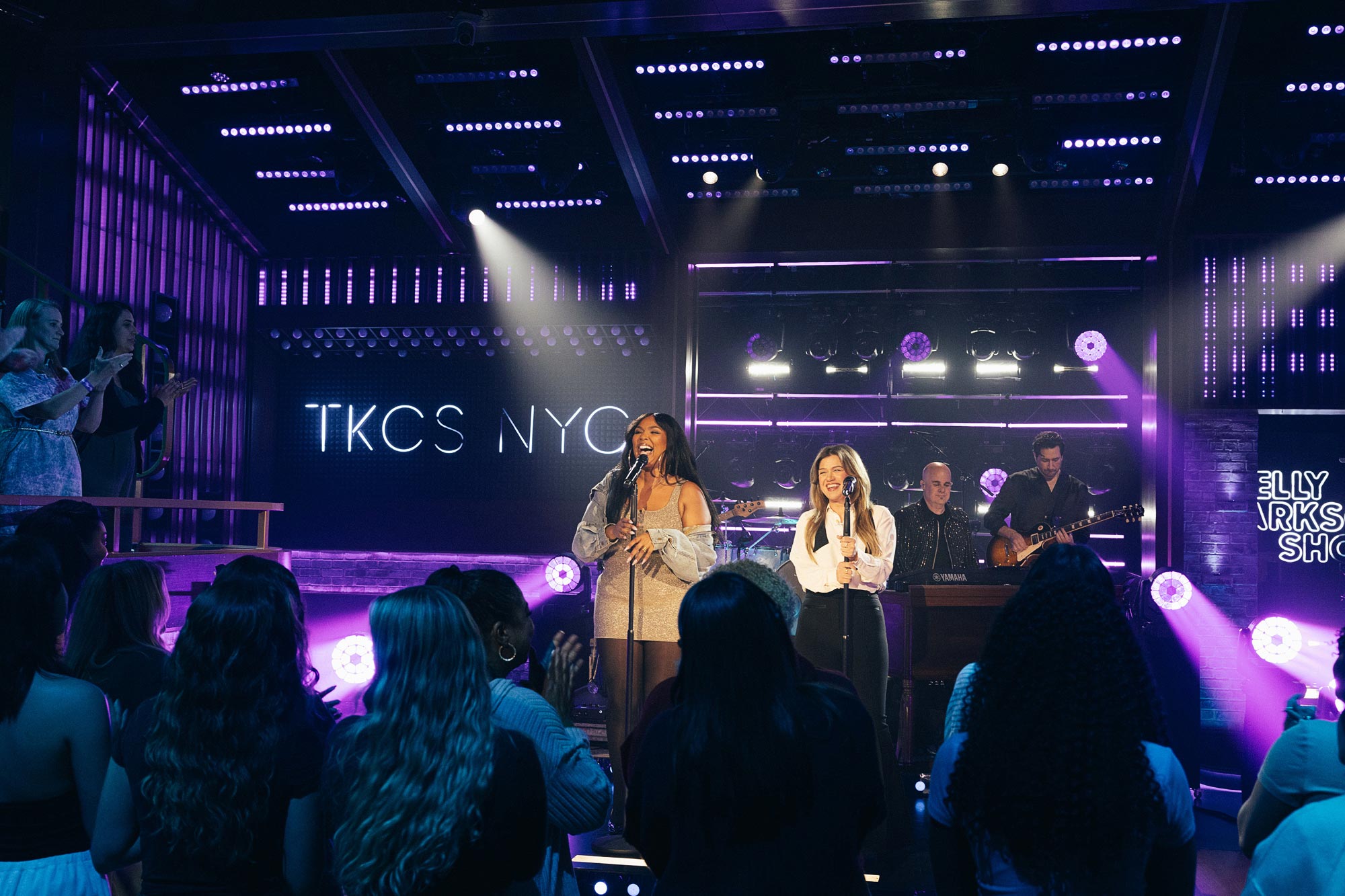 Lizzo and Kelly Clarkson Show Off Weight Loss Results During Duet NUP_207678_00062