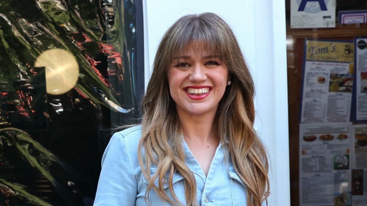 GettyImages-2169577926-Kelly-Clarkson-‘Would-Love-to-Meet-Someone-Special-After-Divorce
