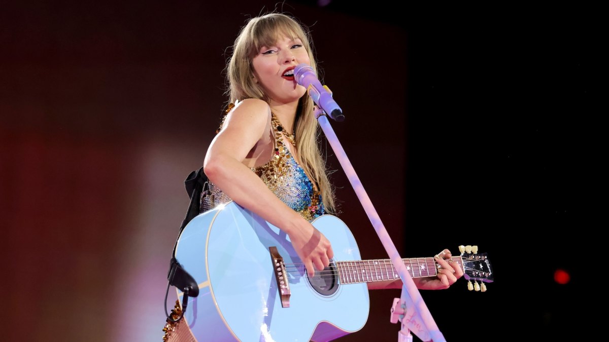 GettyImages-2188653758-Taylor-Swifts-Old-Album-Streams-Double-on-Spotify-After-She-Buys-Masters