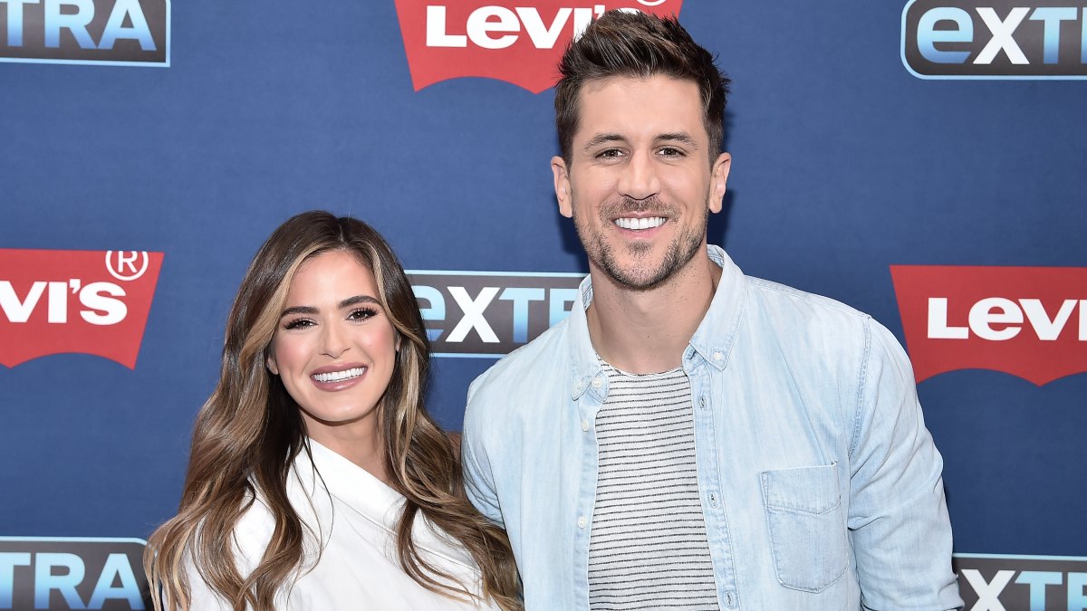 NEW YORK, NEW YORK - OCTOBER 30: (EXCLUSIVE COVERAGE) JoJo Fletcher and Jordan Rodgers visit "Extra" filmed live at the Levi's Store Times Square on October 30, 2019 in New York City. (Photo by Steven Ferdman/Getty Images)