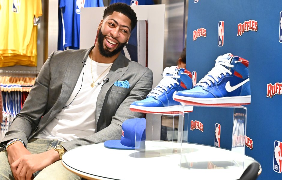 Anthony-Davis-Shares-Why-Hes-Wearing-Protective-Eyewear-on-the-Court-1156775213