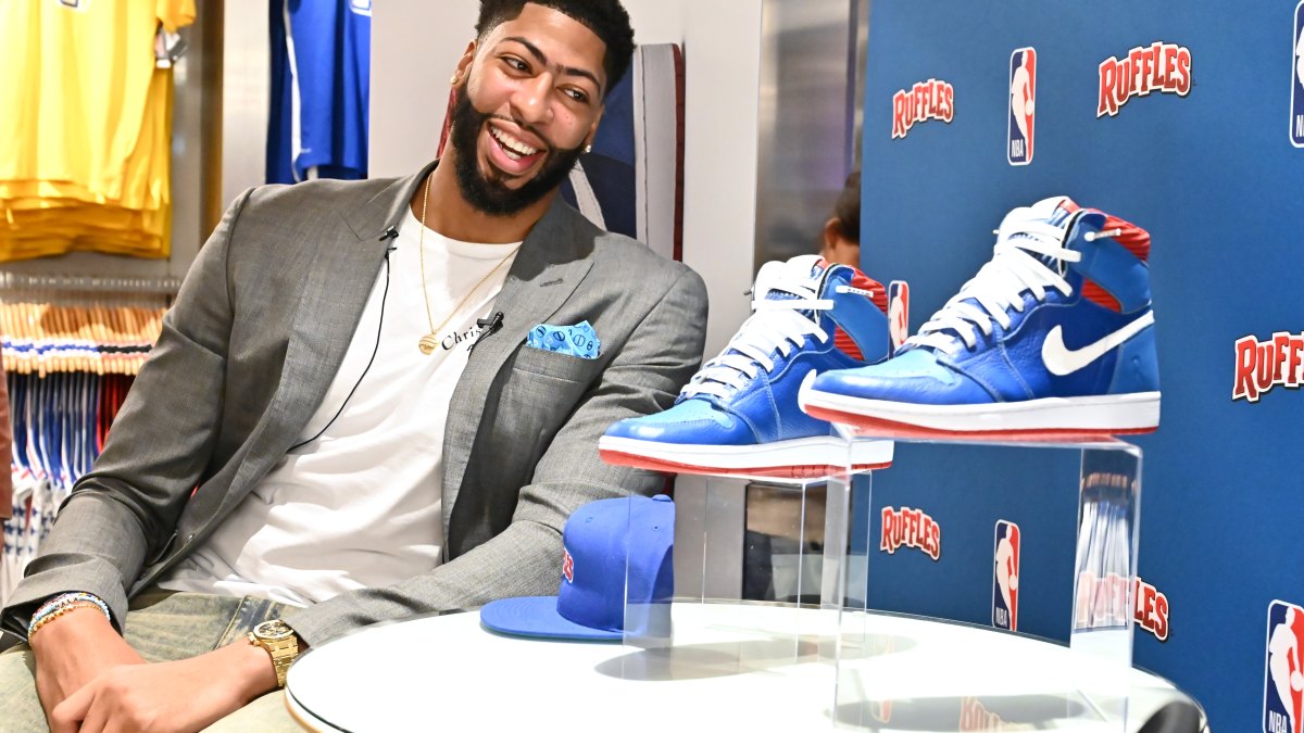Anthony-Davis-Shares-Why-Hes-Wearing-Protective-Eyewear-on-the-Court-1156775213
