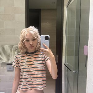 Artist Rosé Accepts MTV VMA and Thanks Herself ‘As My Therapist Tells Me to Do Every Day’