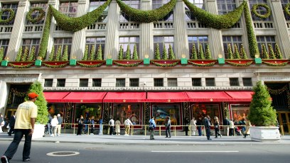 Saks Fifth Christmas Light Show Reportedly Returning Following Hiatus 2758300