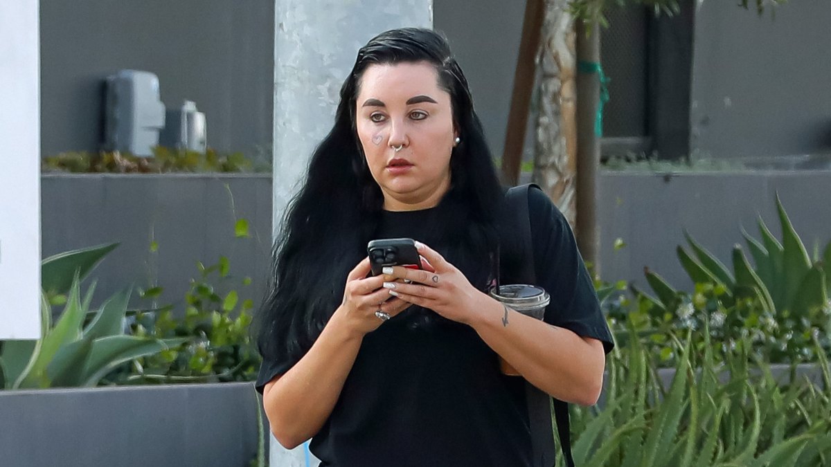 LOS ANGELES, CA - SEPTEMBER 13: Amanda Bynes is seen on September 13, 2024 in Los Angeles, California. (Photo by BG025/Bauer-Griffin/GC Images)