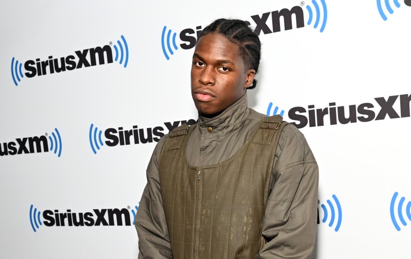 1475158980 NEW YORK, NEW YORK - MARCH 21: (EXCLUSIVE COVERAGE) R&B singer/songwriter Daniel Caesar visits SiriusXM Studios on March 21, 2023 in New York City. (Photo by Slaven Vlasic/Getty Images)