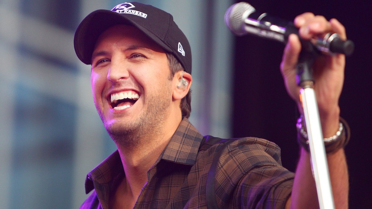 Luke Bryan Discusses ‘Misinformation’ Around Sister's Shocking Death: ‘Tragic Beyond Words’ 187095029