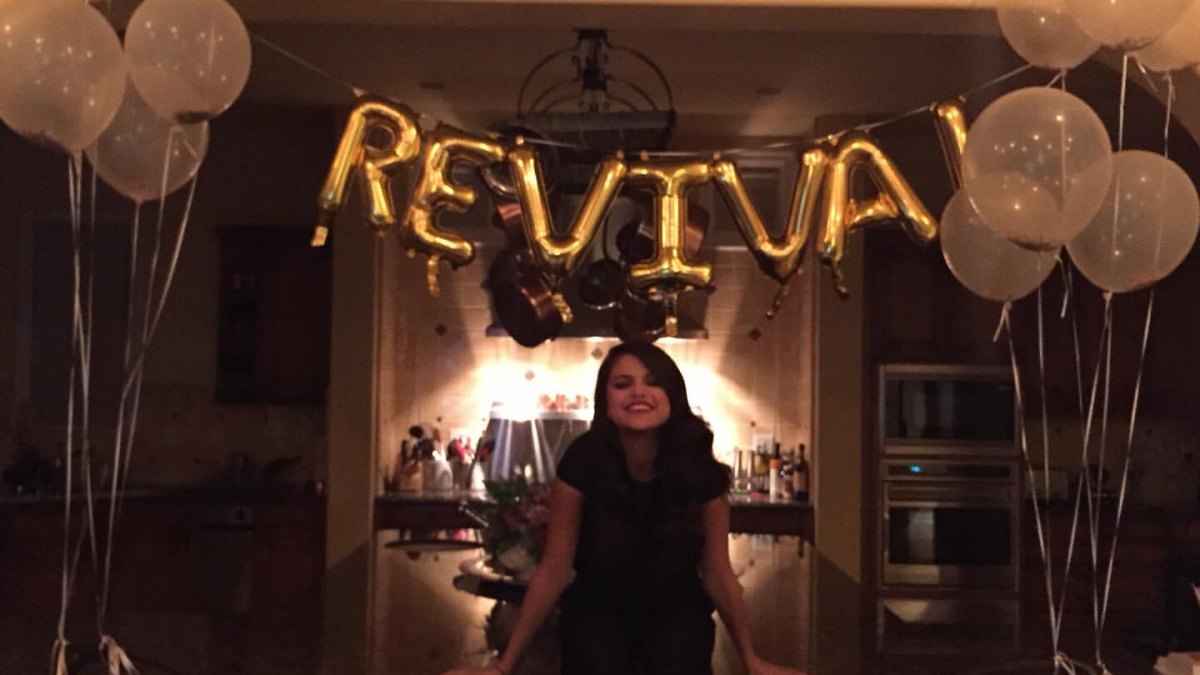 Selena Gomez Celebrates 10 Year Anniversary of Album 'Revival' with New Instagram Post