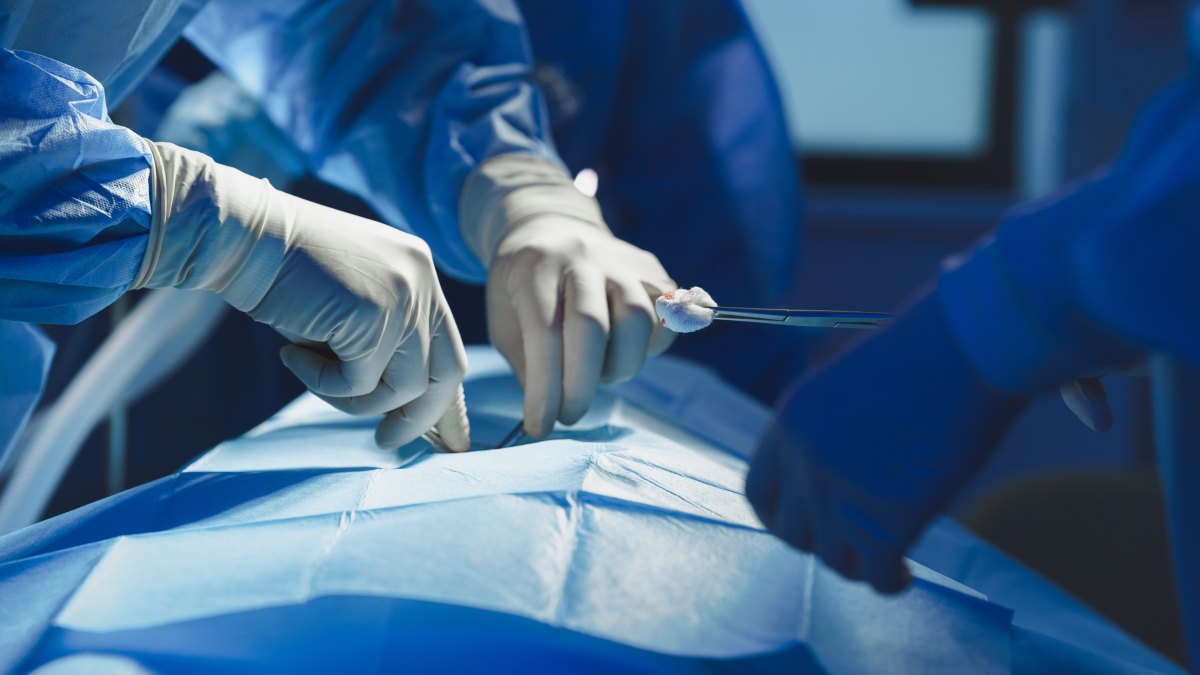 Surgeon Accused of Letting Daughter, 12, Drill Into Patient's Skull During Surgery