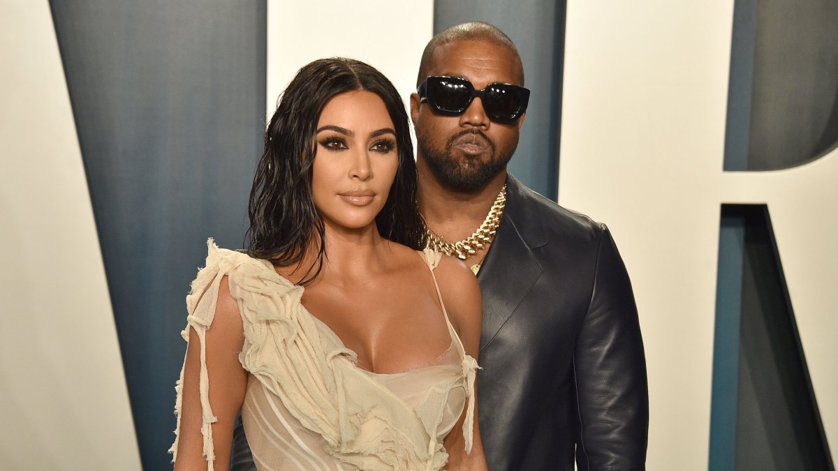 1205327128 BEVERLY HILLS, CALIFORNIA - FEBRUARY 09: Kim Kardashian and Kanye West attend the 2020 Vanity Fair Oscar Party at Wallis Annenberg Center for the Performing Arts on February 09, 2020 in Beverly Hills, California. (Photo by David Crotty/Patrick McMullan via Getty Images)