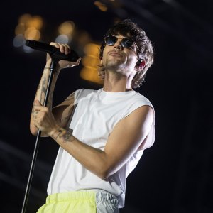 2204183357 MUMBAI, INDIA - MARCH 9: Louis Tomlinson performs at Lollapalooza India 2025 on March 9, 2025 in Mumbai, India. (Photo by Matt Jelonek/Getty Images)