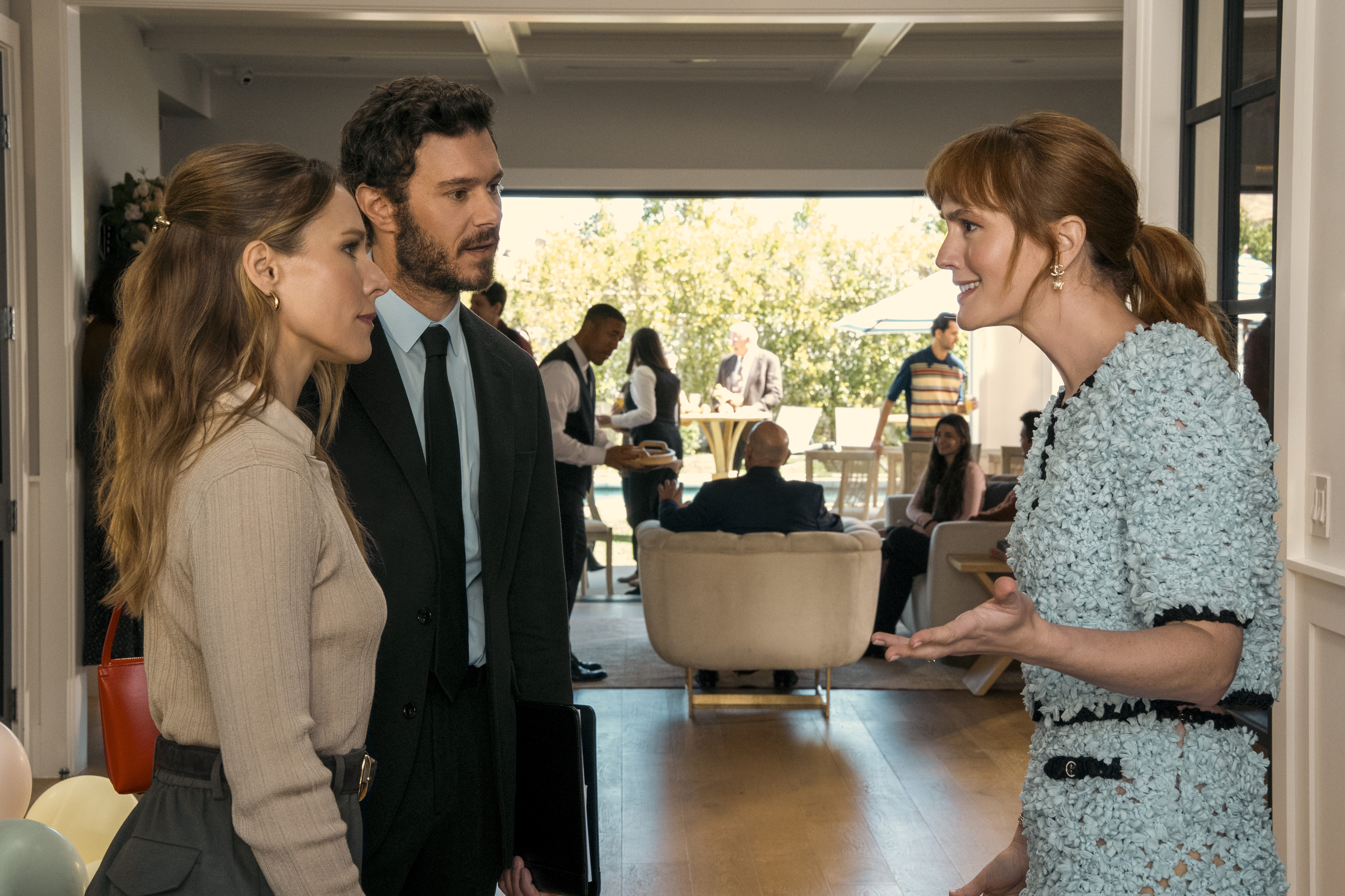 Nobody Wants This. (L to R) Kristen Bell as Joanne, Adam Brody as Noah, Leighton Meester as Abby in episode 205 of Nobody Wants This. Cr. Erin Simkin/Netflix © 2025