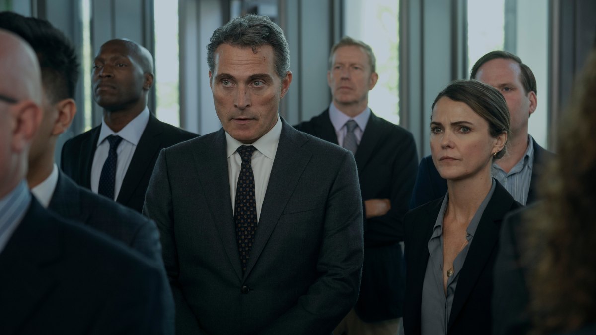 The Diplomat. (L to R) Rufus Sewell as Hal Wyler, Keri Russell as Kate Wyler in episode 301 of The Diplomat. Cr. Liam Daniel/Netflix © 2025