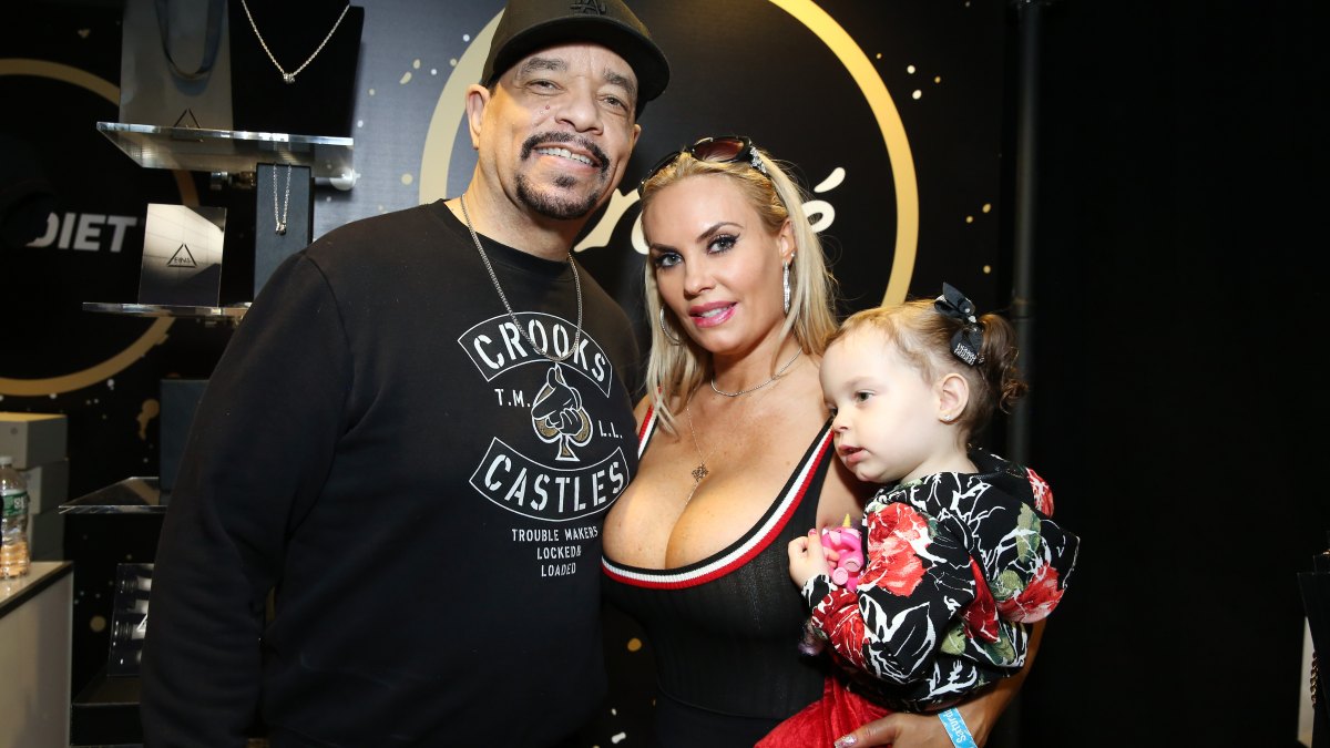 Coco-Austin-Defends-Her-Choice-to-Breastfeed-Her-6-Year-Old-Daughter-911162566