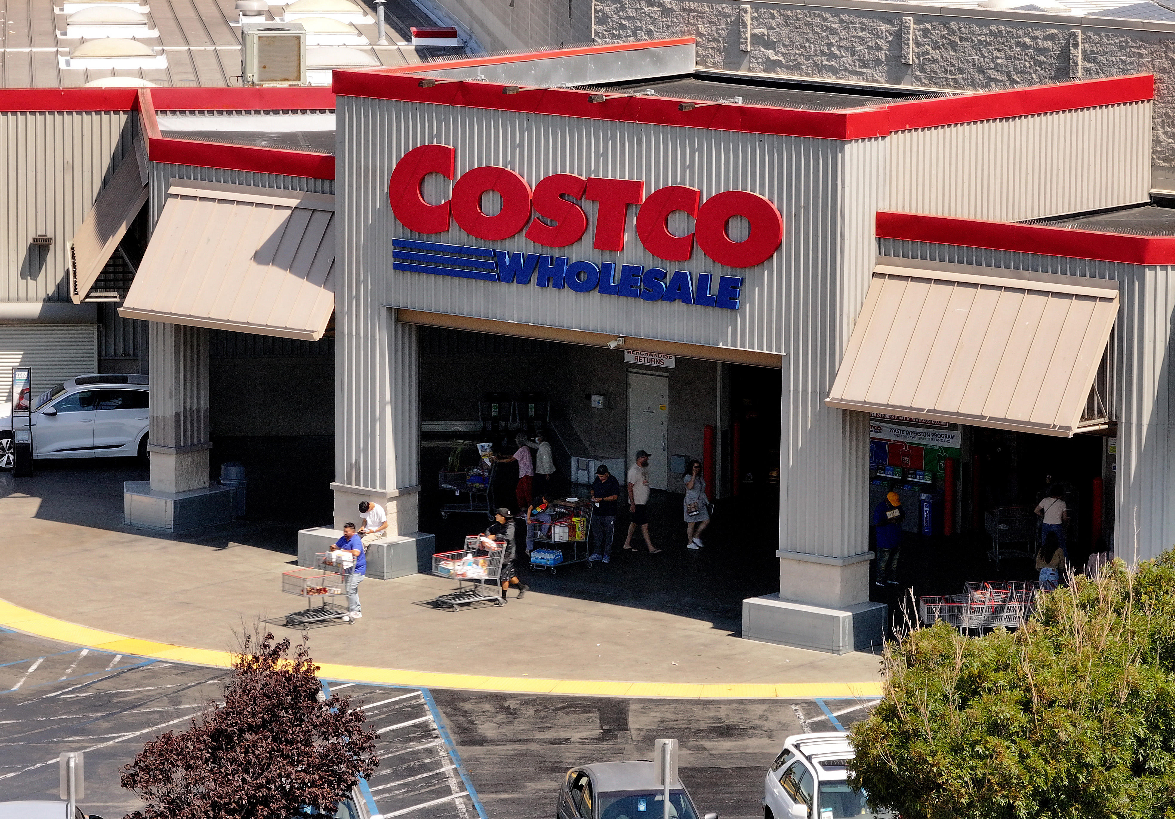 Costco-Recalls-Nearly-1-Million-Kirkland-Prosecco-Bottles-Over-Shattering-Risk-2161665709