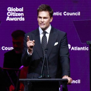 Fans-Cant-Get-Over-How-Much-Tom-Bradys-New-Dog-Looks-Like-His-Beloved-Companion-Who-Died-in-2023-2236812555