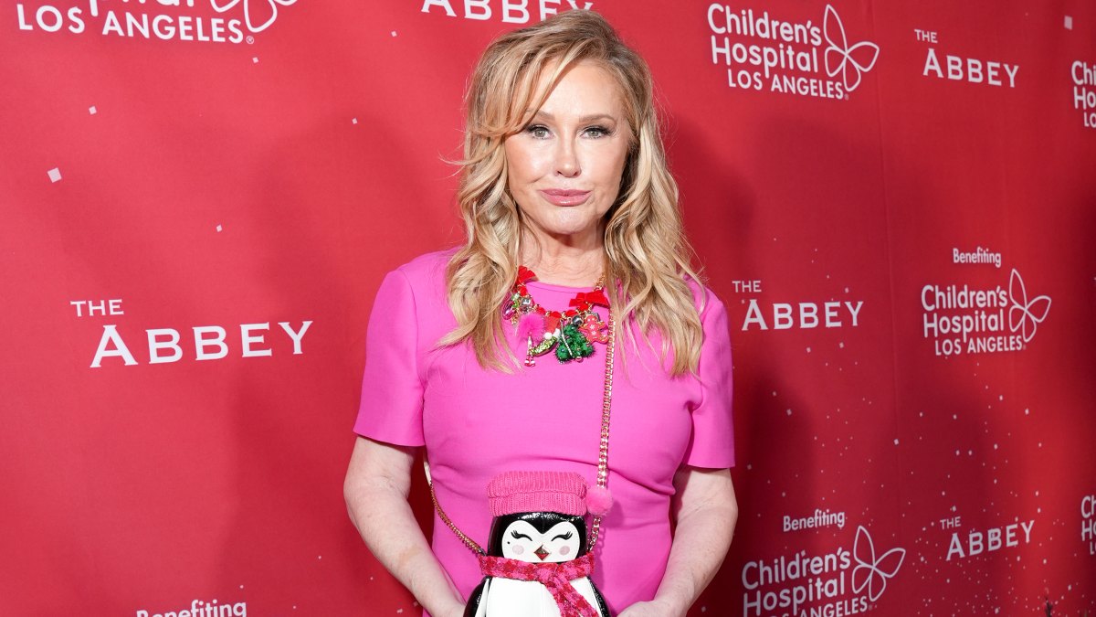 Kathy-Hilton-2237459384