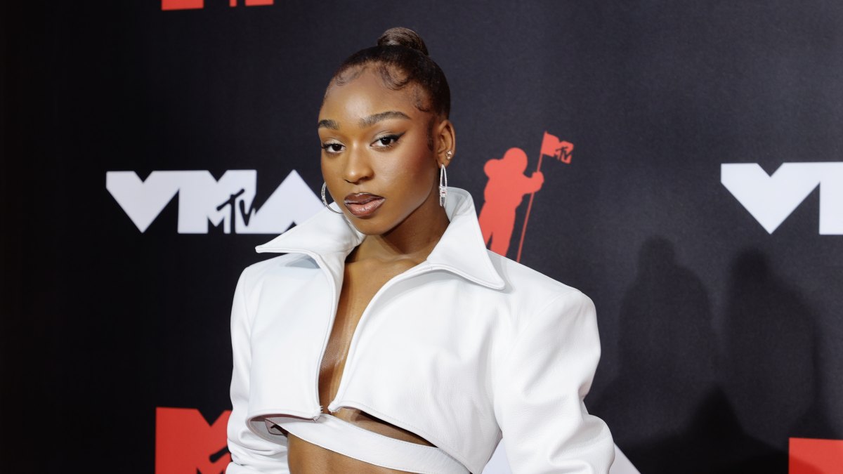 Normani-Stuns-Jordan-Chiles-With-Her-Impressive-Gymnastics-Skills-1339929314