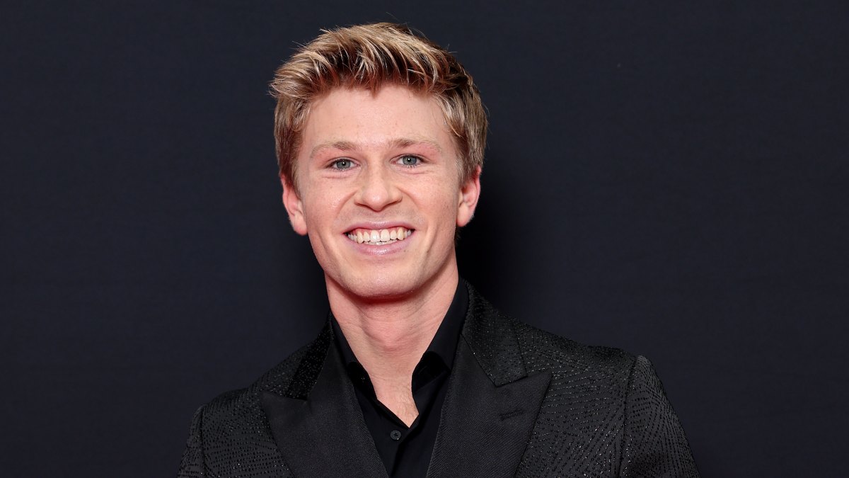 Robert Irwin Has ‘Full Circle’ Moment During Visit From Niece at 'Dancing With the Stars' Rehearsal 2187097450