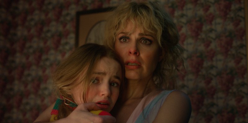 STRANGER THINGS. (L to R) Nell Fisher as Holly Wheeler and Cara Buono as Karen Wheeler in STRANGER THINGS. Cr. Courtesy of Netflix © 2025