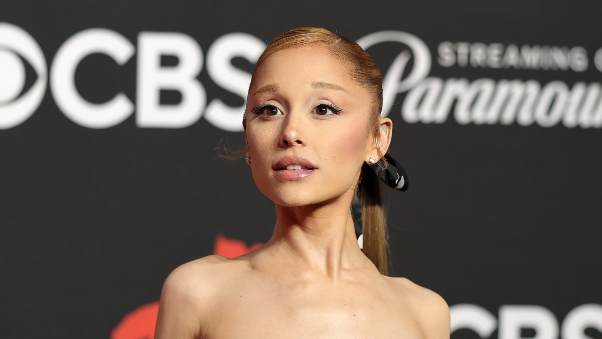 2234307604 ELMONT, NEW YORK - SEPTEMBER 07: Ariana Grande attends the 2025 MTV Video Music Awards at UBS Arena on September 07, 2025 in Elmont, New York. (Photo by Dia Dipasupil/FilmMagic)