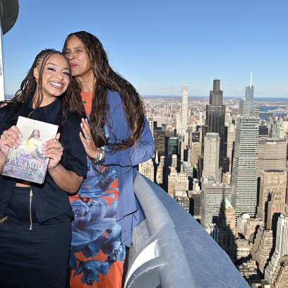 2245033315 NEW YORK, NEW YORK - NOVEMBER 04: (L-R) Nia Sioux and Holly Frazier visit the Empire State Building on November 04, 2025 in New York City. (Photo by Roy Rochlin/Getty Images for Empire State Realty Trust)