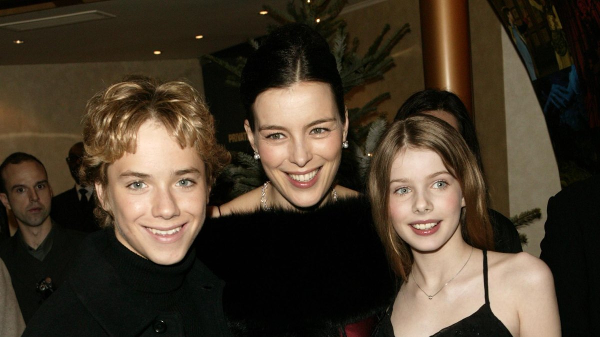 2796986 LONDON - DECEMBER 9: Actors L to R Jeremy Sumpter, Olivia Williams and Rachel Hurd-Wood arrive for the World Premiere of "Peter Pan" at the Empire Leicester Square, on December 9, 2003 in London. (Photo by Getty Images)