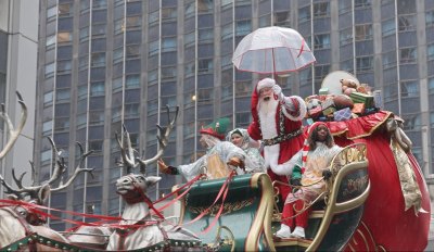 2187472217 New York, N.Y.: Santa comes in at the end of The Macy's Thanksgiving Day Parade as it heads down 6th Ave. on November 28, 2024 in New York City. (Photo by Howard Schnapp/Newsday RM via Getty Images)