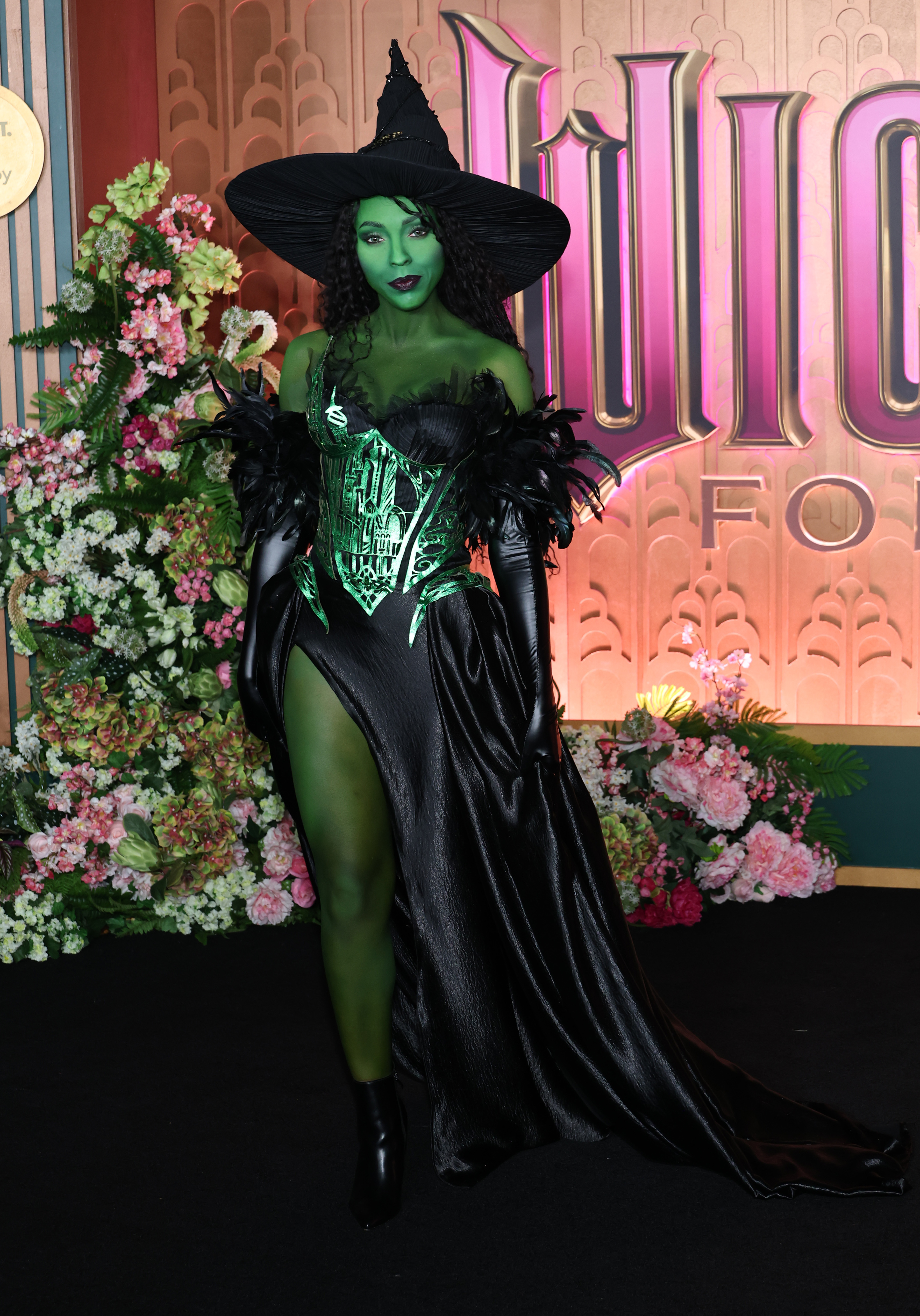 2247194588 NEW YORK, NEW YORK - NOVEMBER 17: CutiePieSensei attends the "Wicked: For Good!" New York Premiere at David Geffen Hall on November 17, 2025 in New York City. (Photo by Jamie McCarthy/Getty Images)