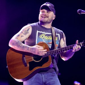 2212042220 INDIO, CALIFORNIA - APRIL 25: (FOR EDITORIAL USE ONLY) Zach Bryan performs at the T-Mobile Mane Stage during the 2025 Stagecoach Festival on April 25, 2025 in Indio, California. (Photo by Frazer Harrison/Getty Images for Stagecoach)