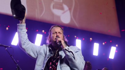 -2252285290 WASHINGTON, DC - DECEMBER 16: Jelly Roll performs during iHeartRadio Hot 99.5's Jingle Ball 2025 Presented By Capital One at Capital One Arena on December 16, 2025 in Washington, DC. (Photo by Michael Loccisano/Getty Images for iHeartRadio)