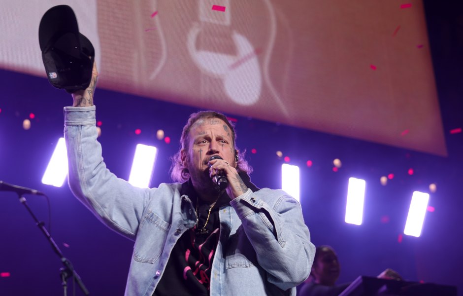 -2252285290 WASHINGTON, DC - DECEMBER 16: Jelly Roll performs during iHeartRadio Hot 99.5's Jingle Ball 2025 Presented By Capital One at Capital One Arena on December 16, 2025 in Washington, DC. (Photo by Michael Loccisano/Getty Images for iHeartRadio)