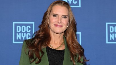 Jenna-Bush-Hager-and-Brooke-Shields-Experiences-Hilarious-Chair-Snafu-2246771528